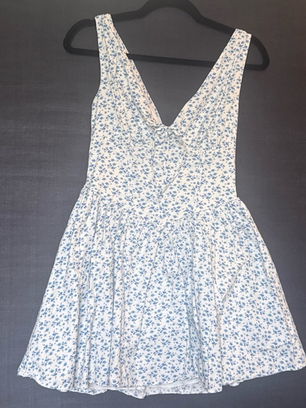 Women's Blue Floral V-Neck Mini Dress